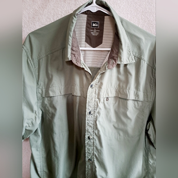 Men's REI Green Button Down Shirt - Picture 7 of 15